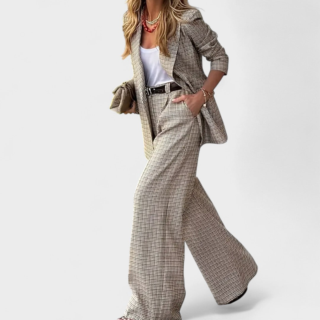 Molly - Elegant Outfit