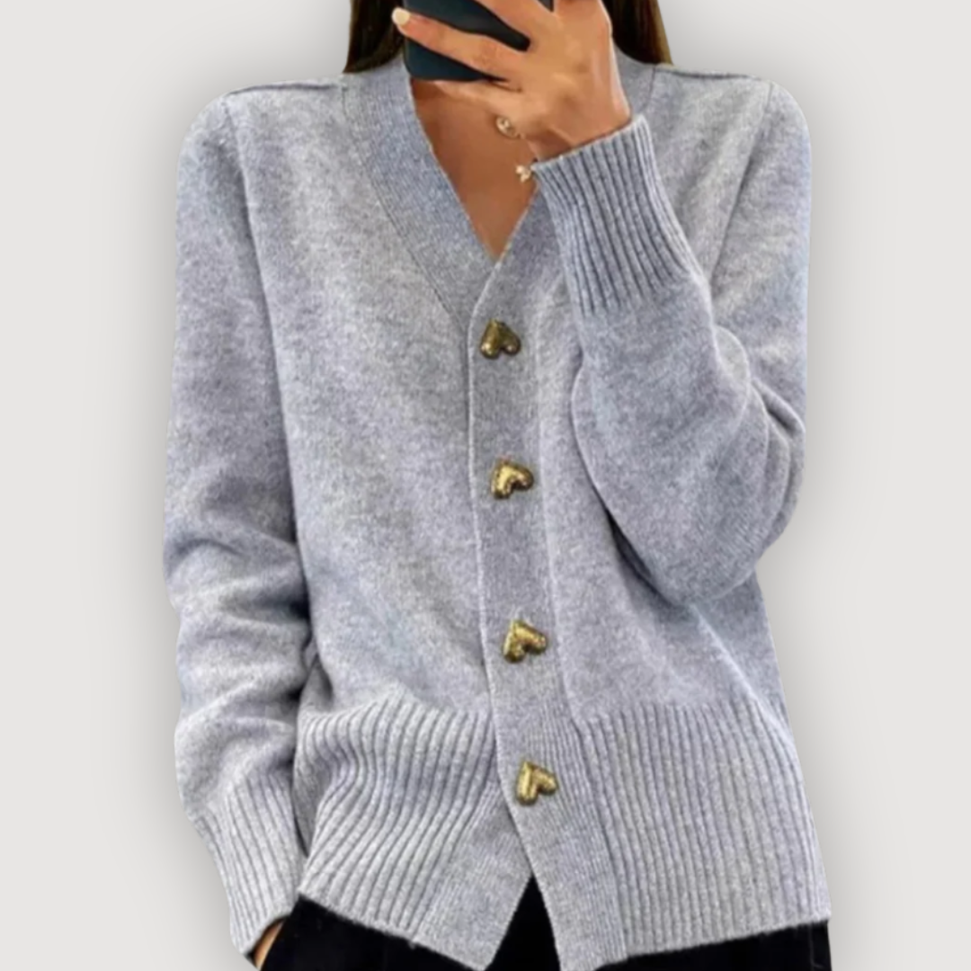 JAMIE – HEART BUTTON CARDIGAN