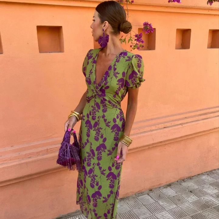 Riley - Lightness and Charm in Summer