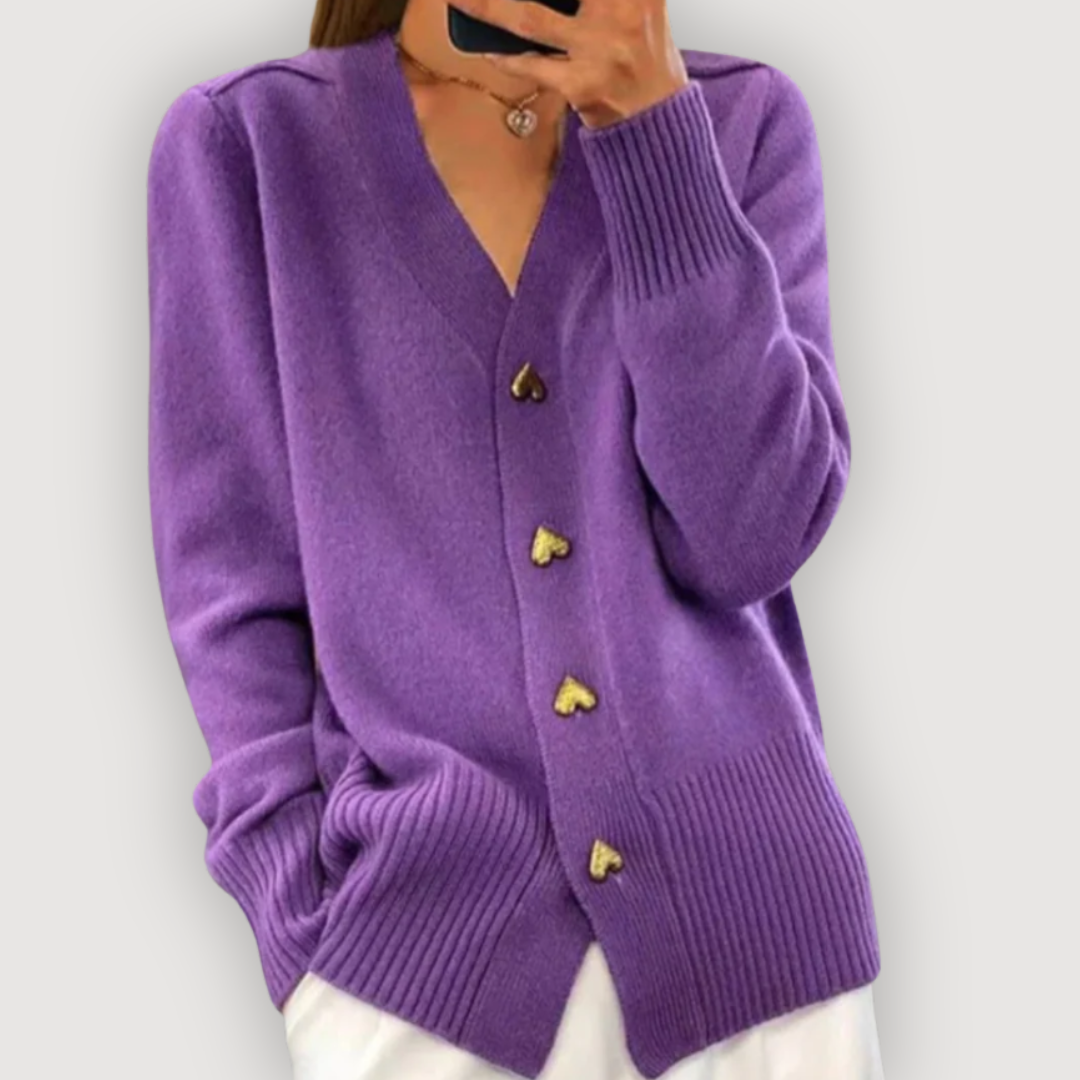 JAMIE – HEART BUTTON CARDIGAN