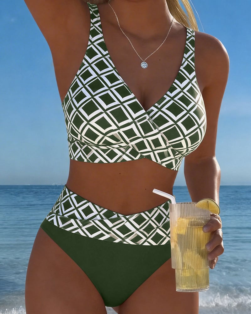 Fiona - Two-Piece Bikini with Cut-Out Bra and Diamond Pattern