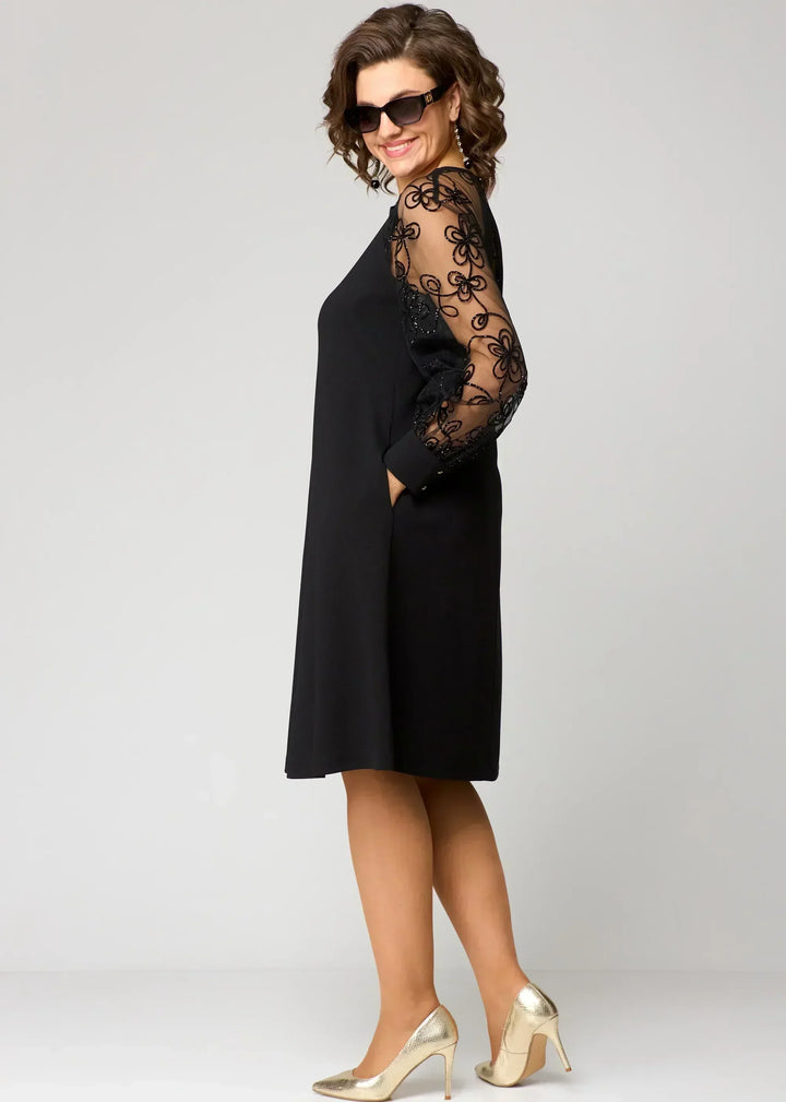 Natalie - Elegant Lace Dress
