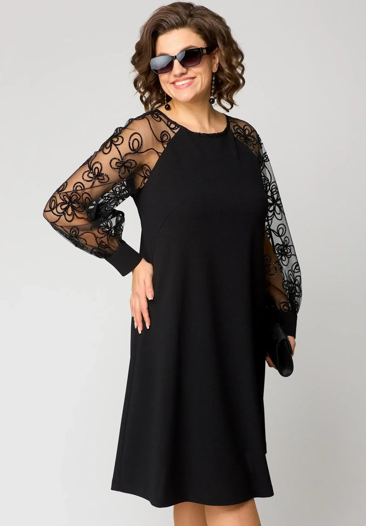 Natalie - Elegant Lace Dress