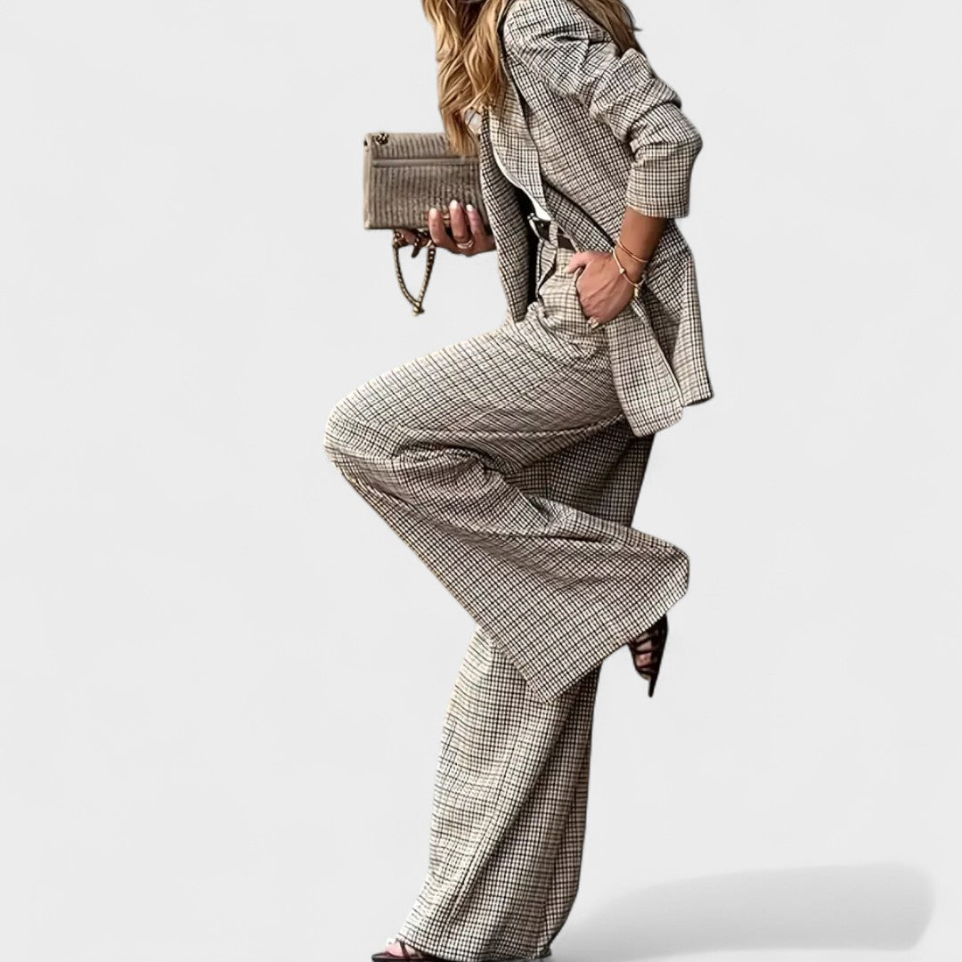 Molly - Elegant Outfit