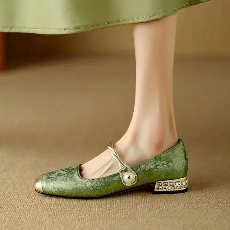 Frieda – Classic Strap Shoes with an Elegant Look