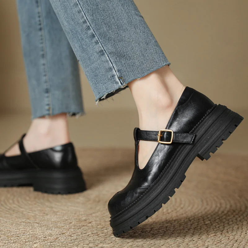 Luisa – Vintage T-Strap Shoes