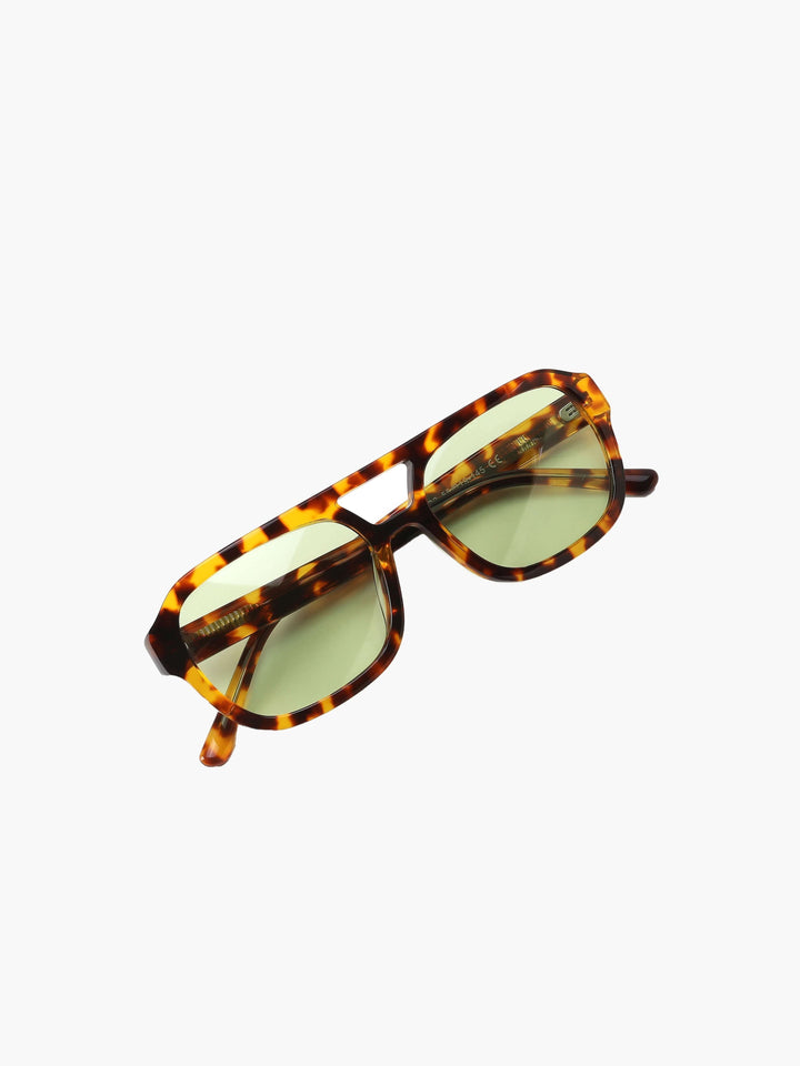 Alyssa - Elegant Sunglasses