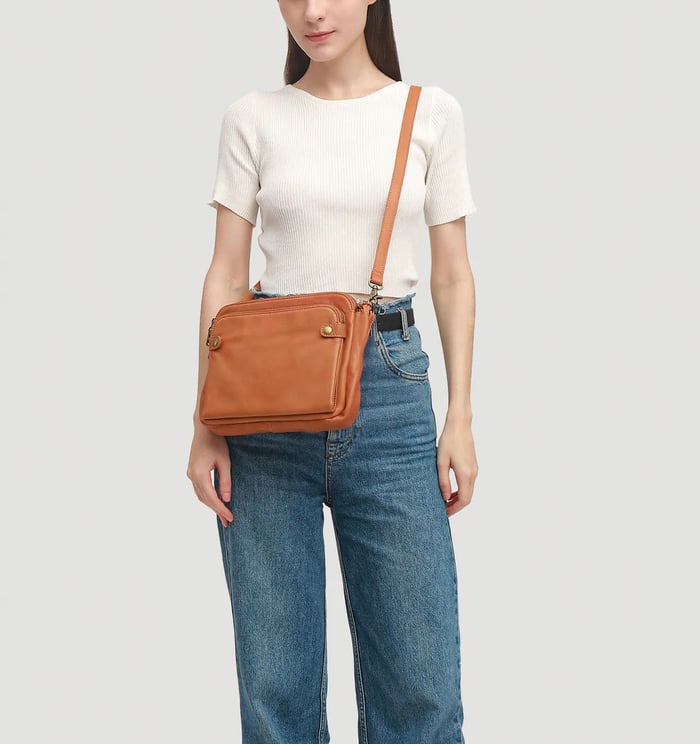 Savannah - Sleek Three-Layer Crossbody Bag