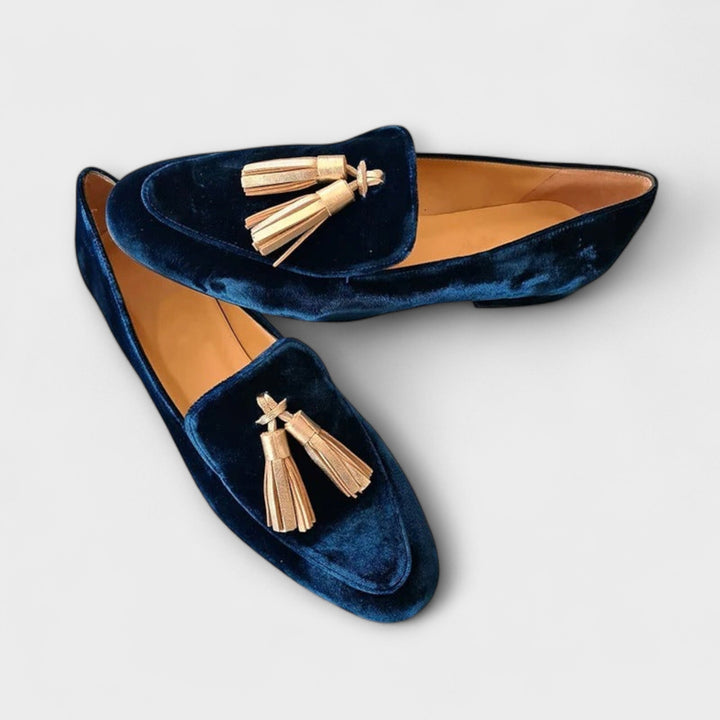 Laura – Vintage-inspired loafers with tassels