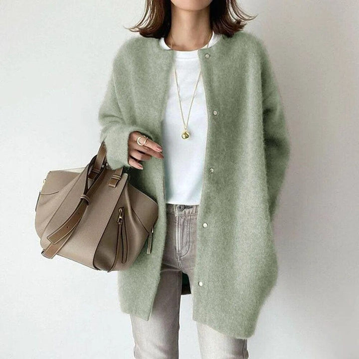 Vânia - Luxurious Knit Cardigan