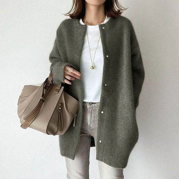 Vânia - Luxurious Knit Cardigan